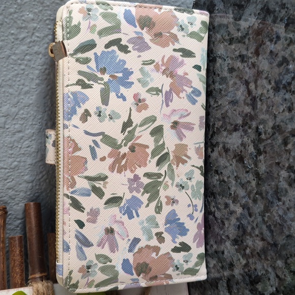 Nanette Lepore Floral Women's Wallet With Card Case - Picture 2 of 8